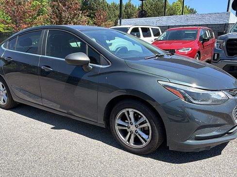 Used 2018 Chevrolet Cruze LT w/ Convenience Package FWD image 5