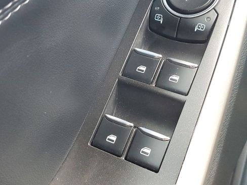 Used 2024 Ford Explorer XLT image 33