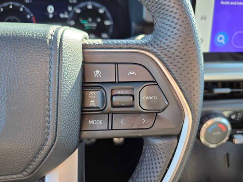 Used 2024 Toyota Tacoma TRD Sport AWD/4WD image 30