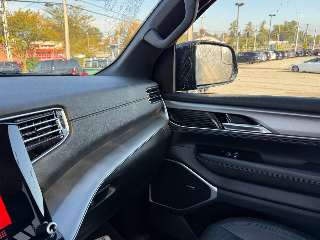 Used 2024 Jeep Wagoneer Series II AWD/4WD image 22