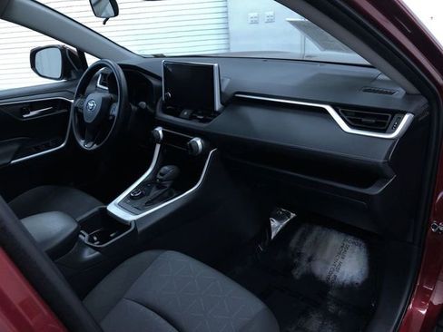 Used 2025 Toyota RAV4 XLE image 23