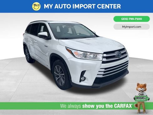Used 2018 Toyota Highlander XLE image 1
