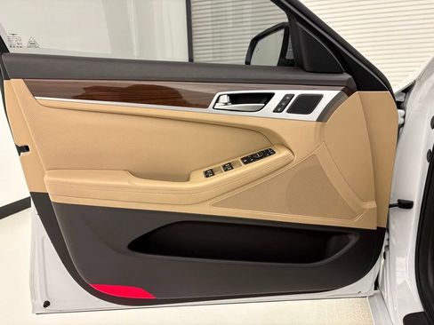 Used 2019 Genesis G80 3.8 RWD image 24