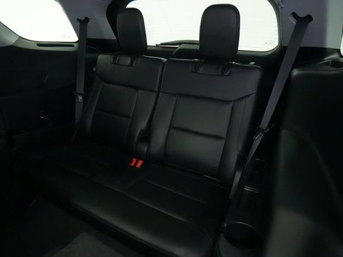 Used 2022 Ford Explorer XLT w/ Equipment Group 202A AWD/4WD image 27