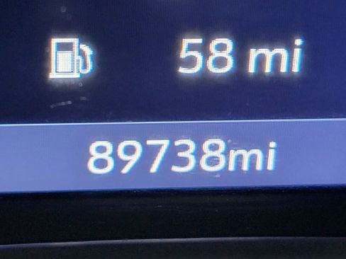 Used 2020 Chevrolet Traverse LT image 17