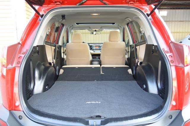 Used 2014 Toyota RAV4 XLE AWD/4WD image 38