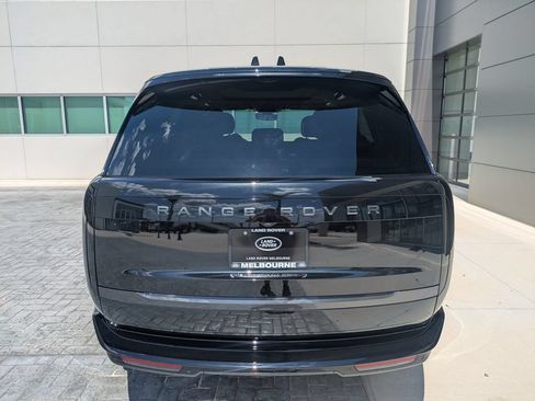 Certified 2025 Land Rover Range Rover SE AWD/4WD image 5