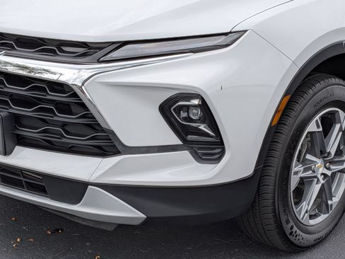 Used 2025 Chevrolet Blazer LT FWD image 9