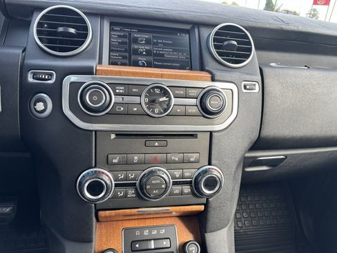 Used 2015 Land Rover LR4 HSE LUX image 28