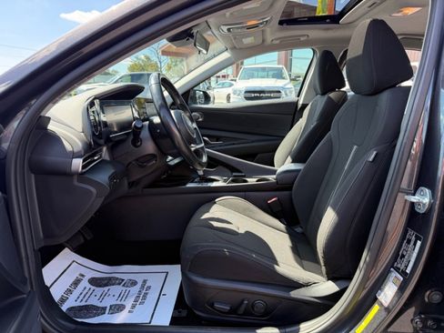 Used 2021 Hyundai Elantra SEL w/ Convenience + Premium Package image 25