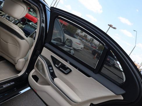 Used 2022 Mercedes-Benz S 580 4MATIC Sedan image 48