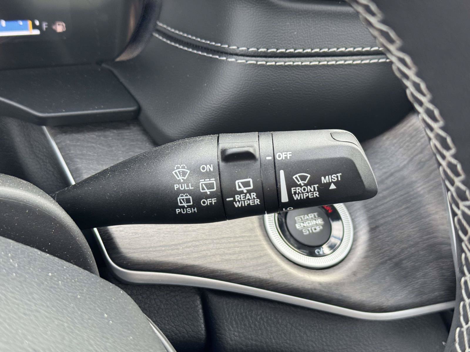 Used 2023 Jeep Grand Cherokee L Limited w/ Luxury Tech Group II AWD/4WD image 22