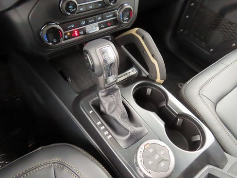 New 2025 Ford Bronco Badlands w/ Sasquatch Package image 15