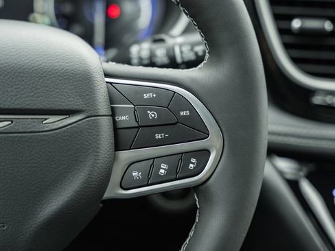 New 2027 Chrysler Pacifica Select FWD image 34