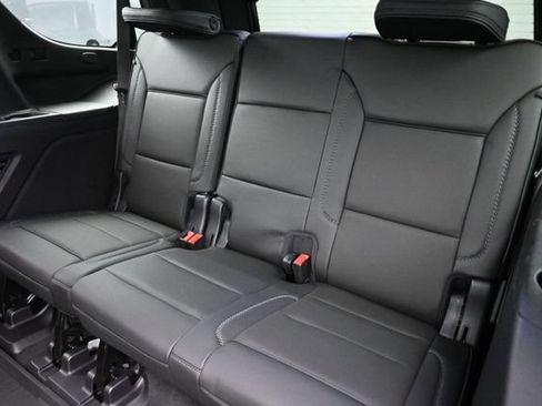 Used 2022 GMC Yukon Denali w/ Denali Ultimate Package AWD/4WD image 17