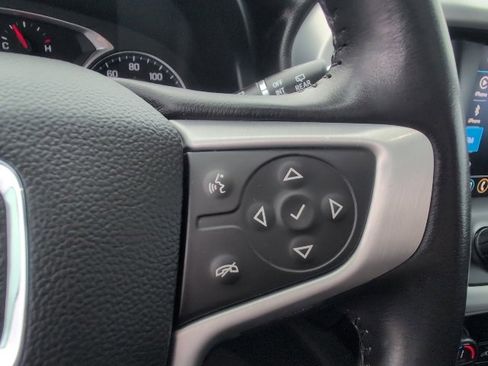 Used 2022 GMC Acadia SLT w/ Elevation Edition image 17