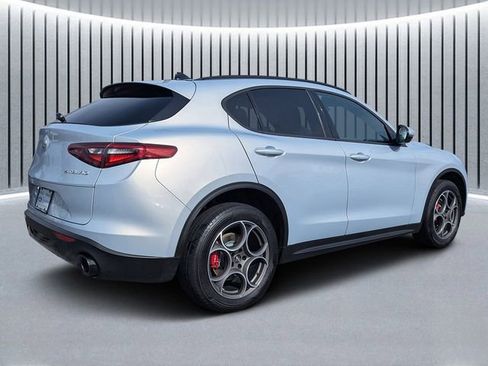 Used 2023 Alfa Romeo Stelvio Sprint image 3