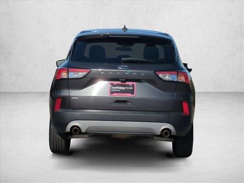 Used 2020 Ford Escape SE image 6