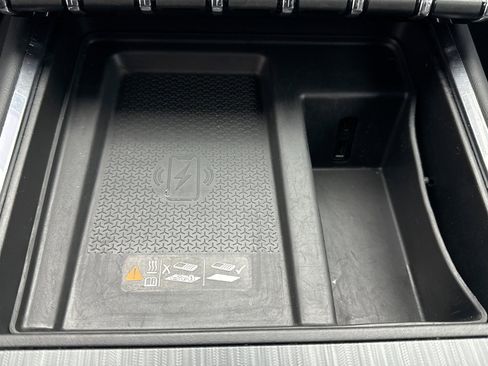 Used 2024 GMC Acadia Elevation image 15