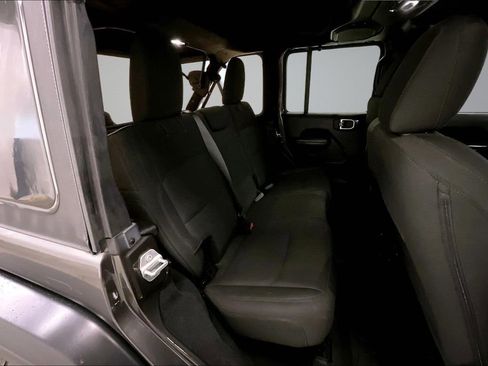 Used 2018 Jeep Wrangler Unlimited Sport S AWD/4WD image 25