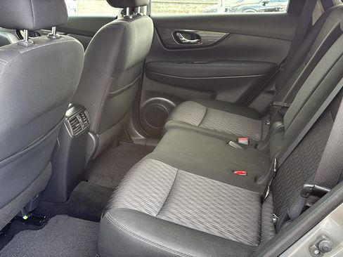 Used 2018 Nissan Rogue SV AWD/4WD image 20