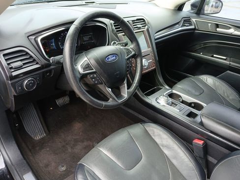 Used 2020 Ford Fusion Titanium AWD/4WD image 10