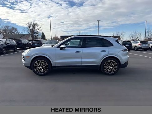 Used 2024 Porsche Cayenne w/ Premium Package AWD/4WD image 6