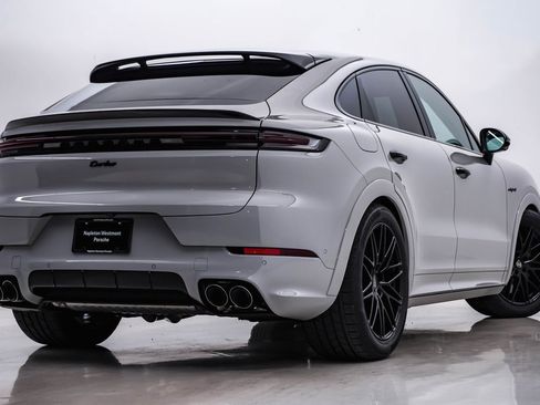 New 2026 Porsche Cayenne Turbo image 11