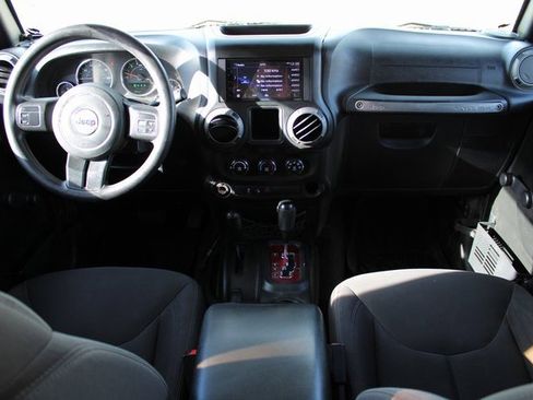 Used 2016 Jeep Wrangler Unlimited Sport image 16