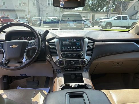 Used 2019 Chevrolet Suburban LT w/ RST Edition AWD/4WD image 14