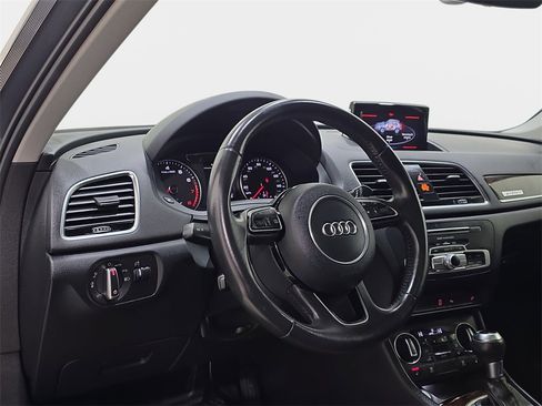 Used 2016 Audi Q3 2.0T Prestige w/ Prestige Package image 19