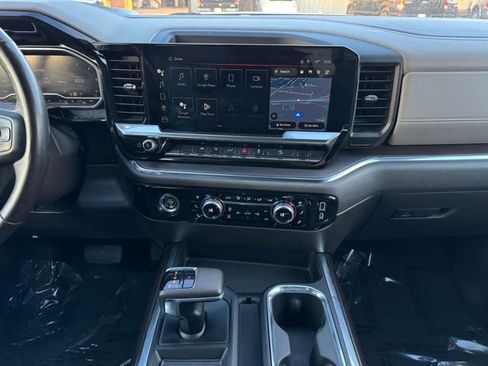 Used 2023 GMC Sierra 1500 SLT image 2