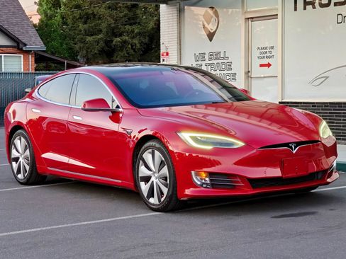 Used 2020 Tesla Model S Long Range Plus AWD/4WD image 13