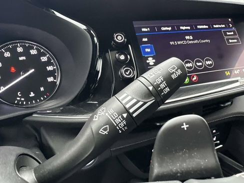 Used 2023 Buick Envision Essence image 41