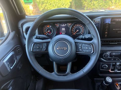 Used 2025 Jeep Wrangler Unlimited Sport AWD/4WD image 22
