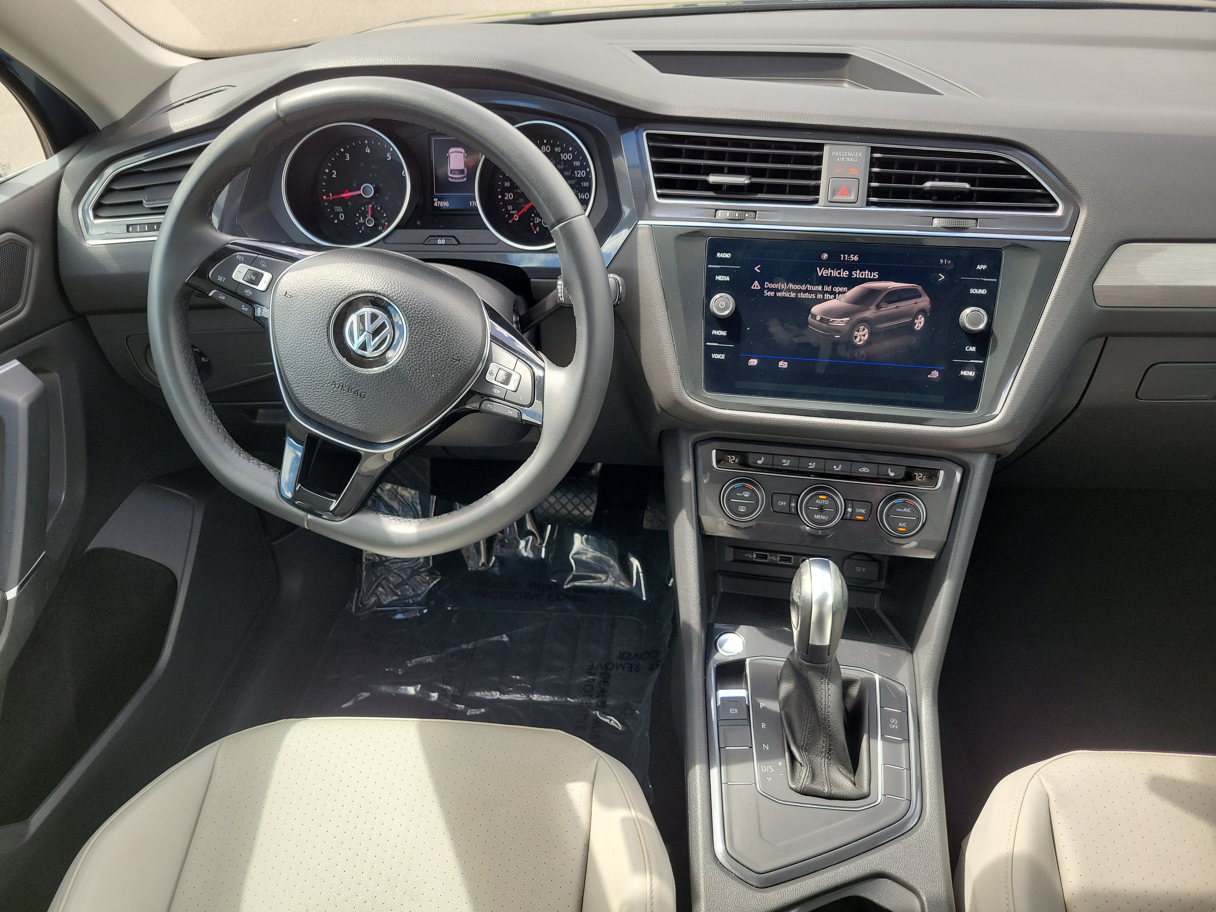 Used 2020 Volkswagen Tiguan SE w/ Panoramic Sunroof Package FWD image 15