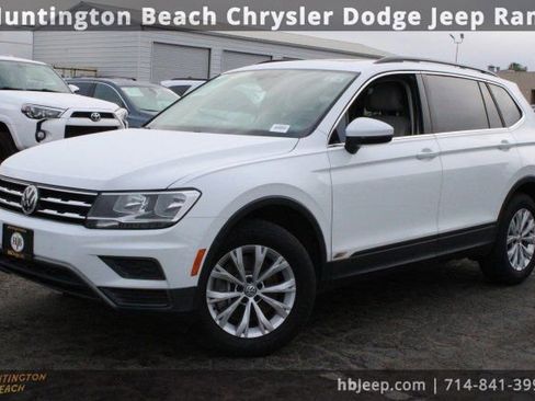 Used 2019 Volkswagen Tiguan SE w/ Panoramic Sunroof Package image 8
