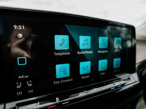 New 2025 Volkswagen Atlas SE image 26