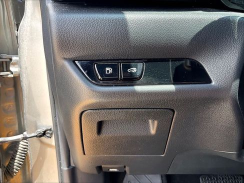 Used 2024 Lexus NX 250 FWD w/ Towing Package (2000 Lbs) image 33