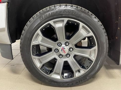 Used 2018 GMC Sierra 1500 SLE w/ Suspension Package, Off-Road AWD/4WD image 7
