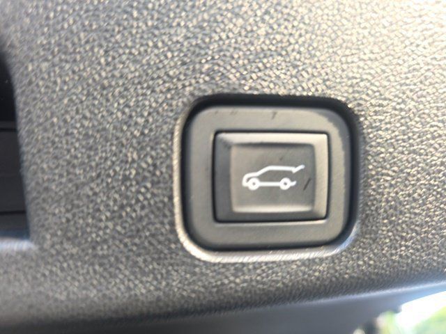 Used 2026 Chevrolet Traverse LT AWD/4WD image 32