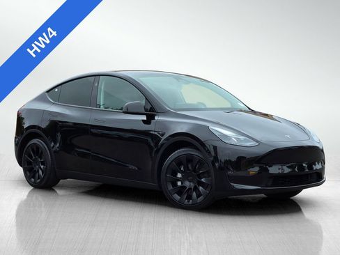 Used 2023 Tesla Model Y 2WD image 2