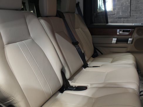 Used 2016 Land Rover LR4 HSE AWD/4WD image 45