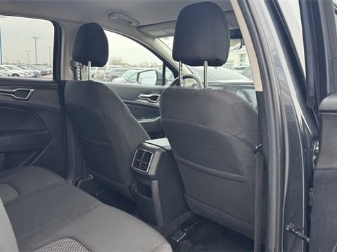 Used 2023 Kia Sportage LX image 11