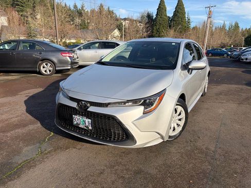 Used 2021 Toyota Corolla L image 2