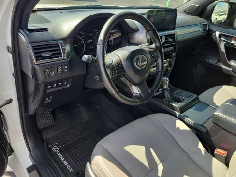 Used 2023 Lexus GX 460 w/ Black Line Special Edition AWD/4WD image 10