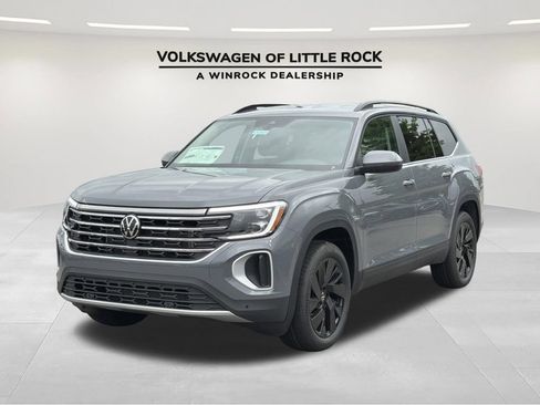 New 2026 Volkswagen Atlas SE FWD image 1