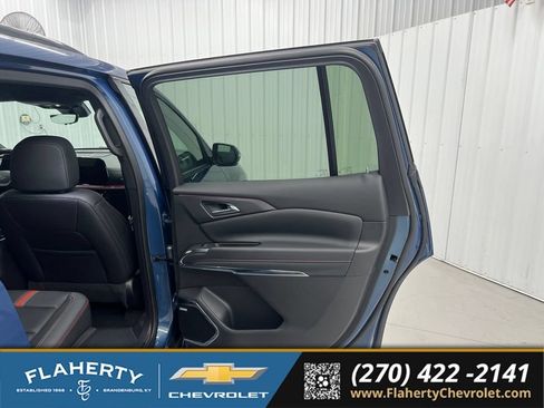 Used 2024 Chevrolet Traverse RS w/ LPO, Floor Liner Package AWD/4WD image 12