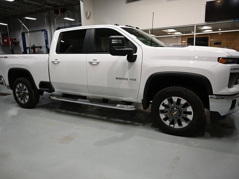 New 2026 Chevrolet Silverado 2500 LT image 4