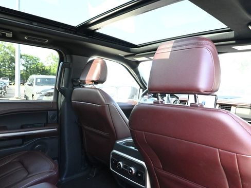 Used 2024 Ford Expedition Limited AWD/4WD image 34